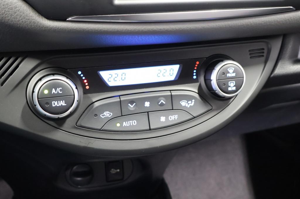Toyota Yaris 1.5 hybrid dynamic| camera| cruise| climate