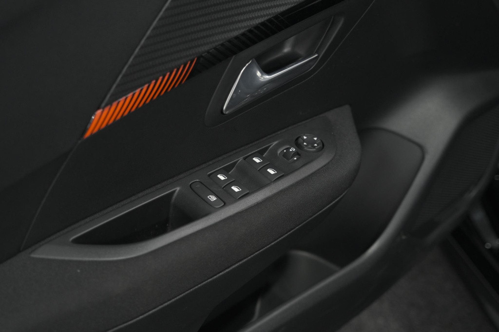 Peugeot 208 ev active pack 50 kwh | apple carplay | parkeersensoren | navig