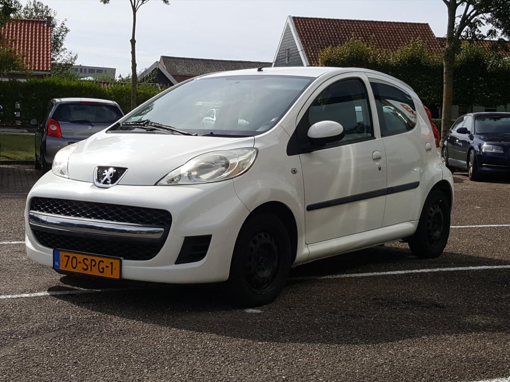 Peugeot 107 1.0 12v 68pk 5d xs airco | radio & cd-speler | lage km-stand | 