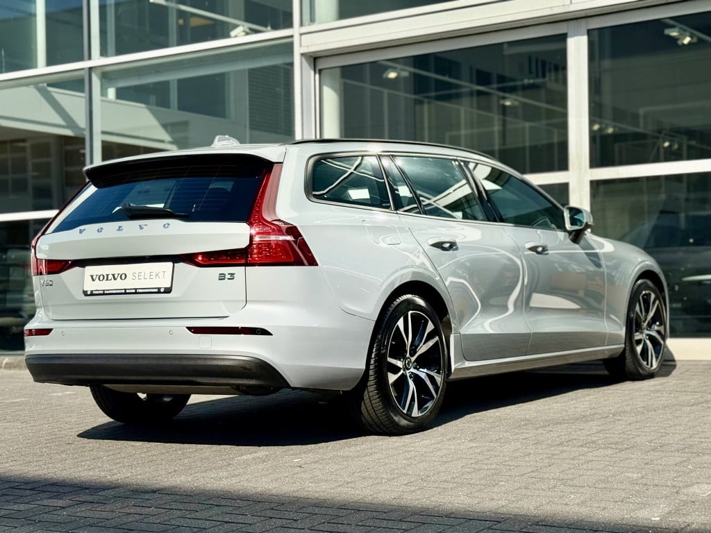 Volvo V60 b3 aut7 163pk essential ed| adap.cruise| camera| stoel.verw