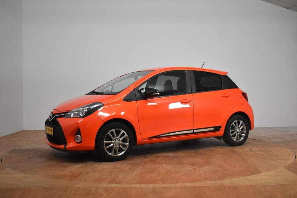 Toyota Yaris 1.3 vvt-i orange sport