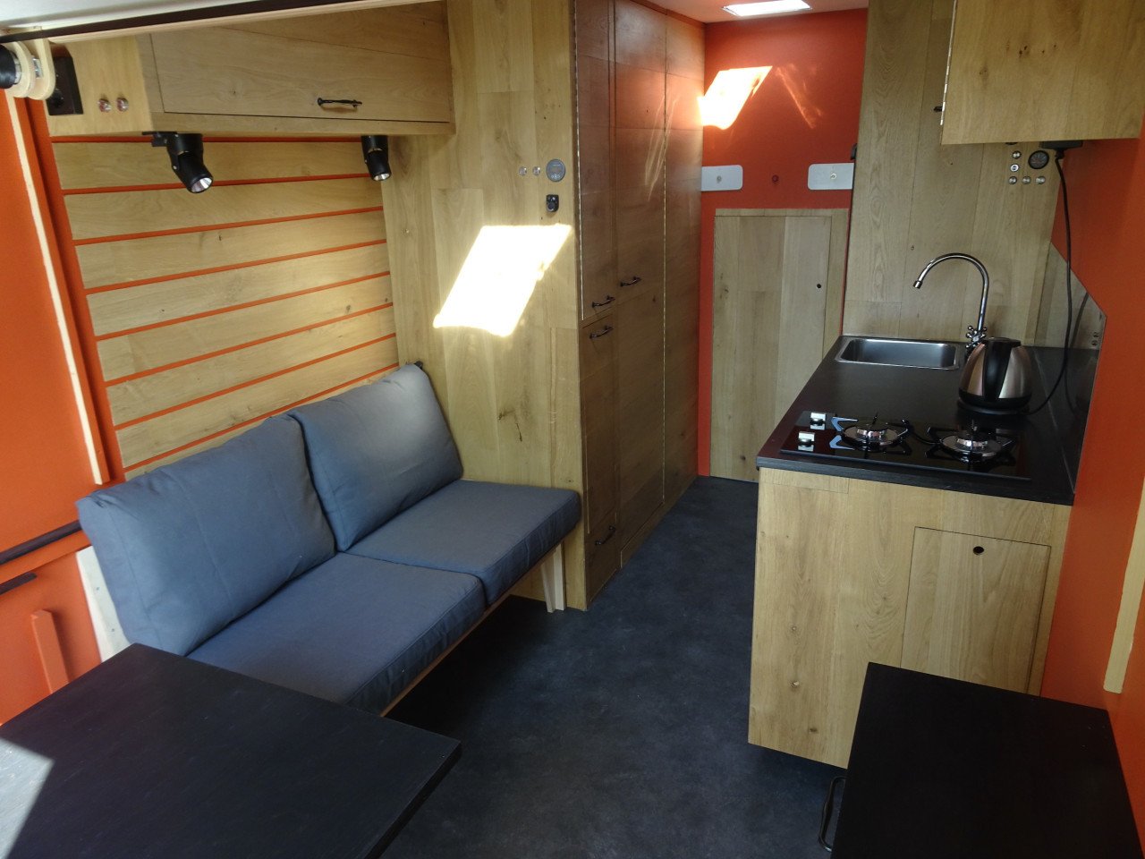 Camper off-grid - onopvallend vrij staan - variabel interieur