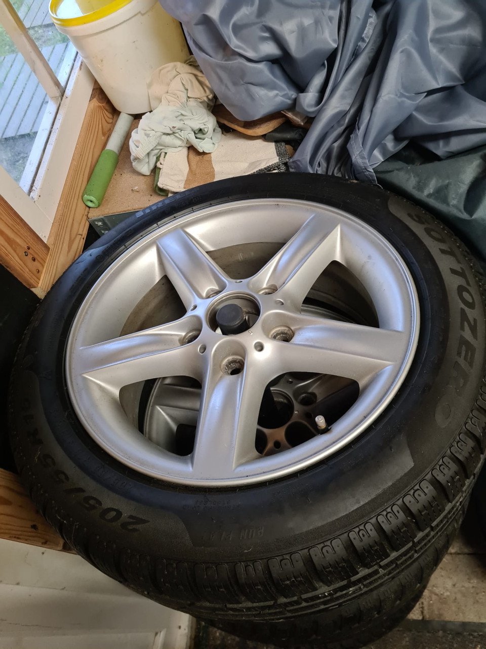 Velgen met winterbanden BMW 3.18