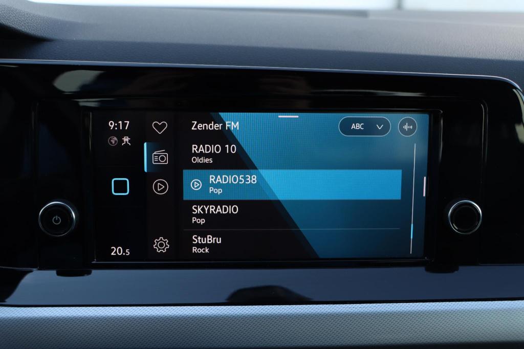 Volkswagen Golf 1.0 tsi life | app connect | parkeersensoren | climate cont