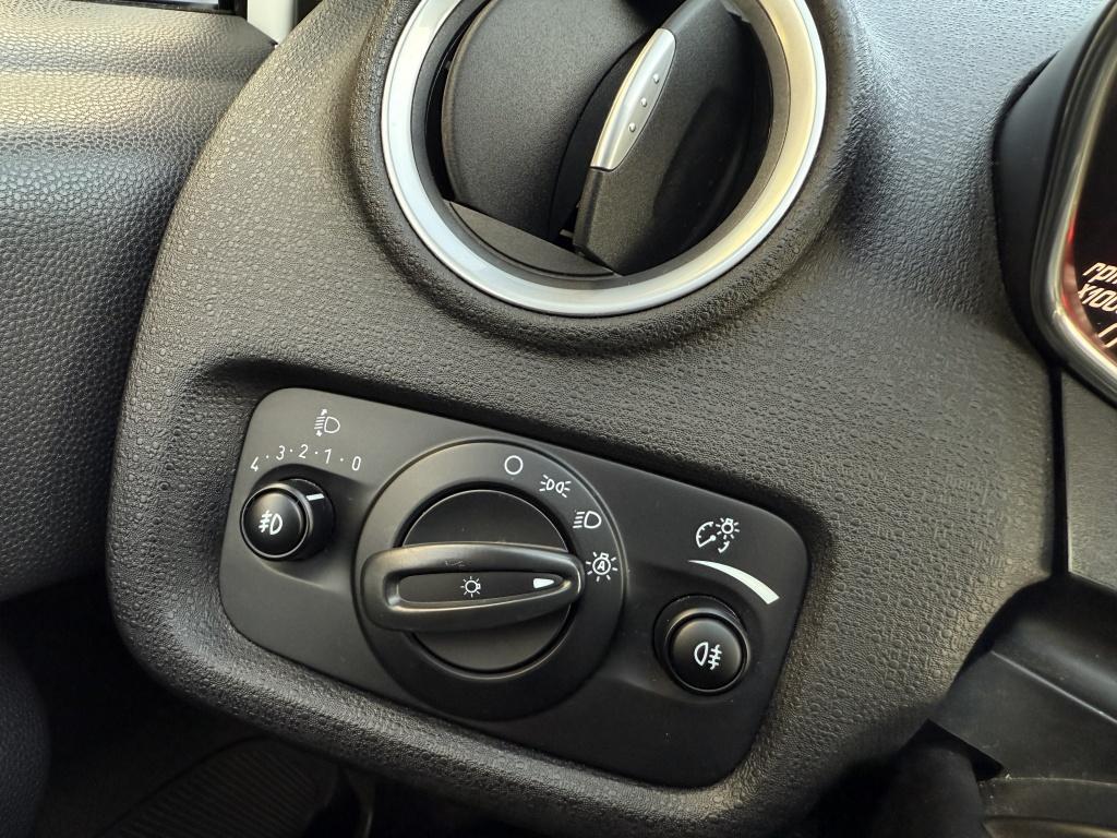 Ford Fiesta 1.6 st // nieuwe motor + koppeling, distributie en grote beurt 