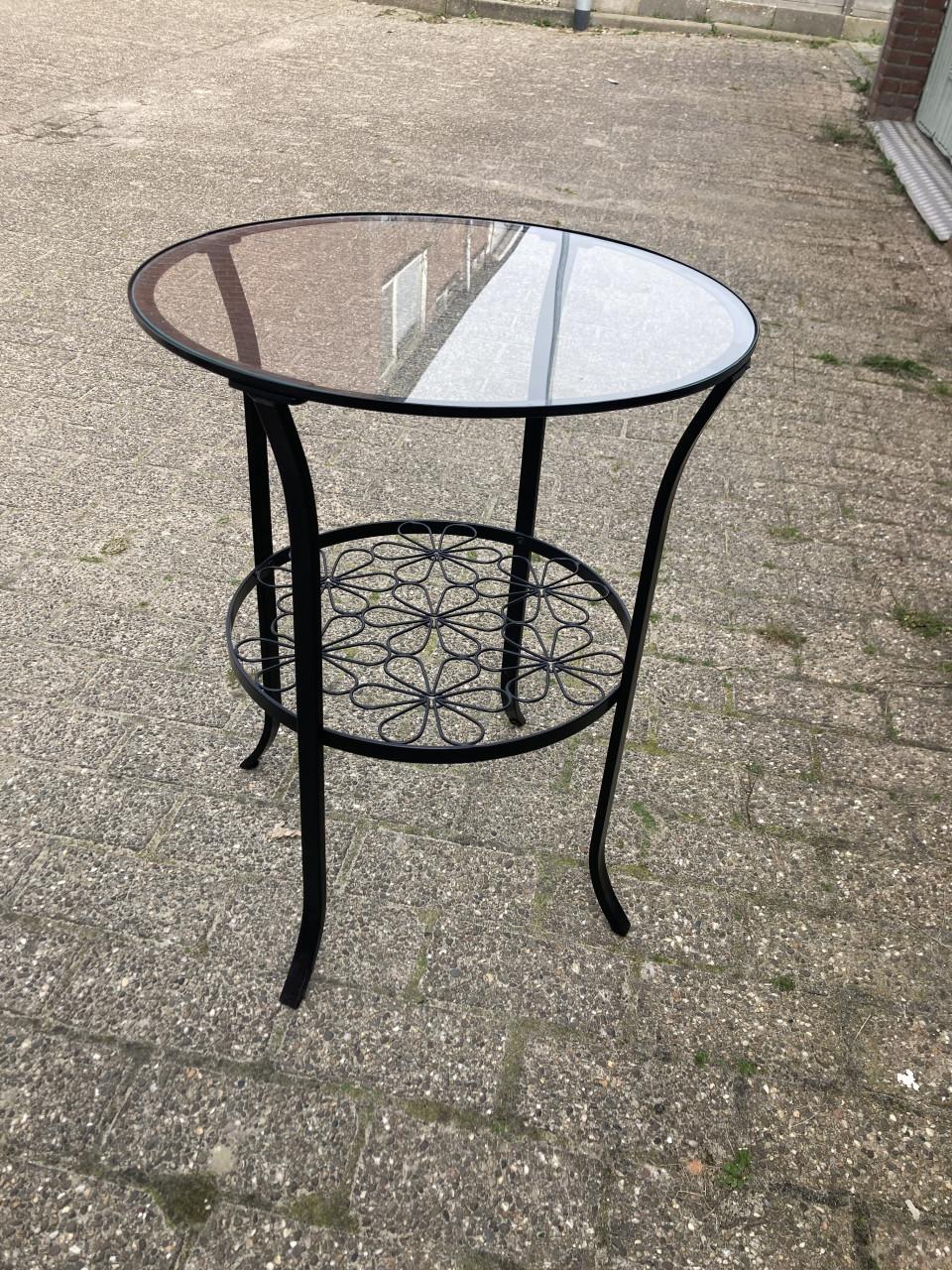 Glazen ikea bijzettafeltje