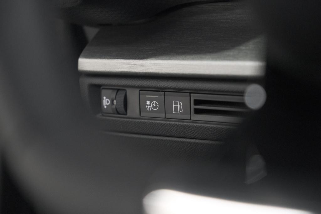 Citroen C5 X 1.6 plug-in hybrid 225 business | parkeersensoren | navigatie 