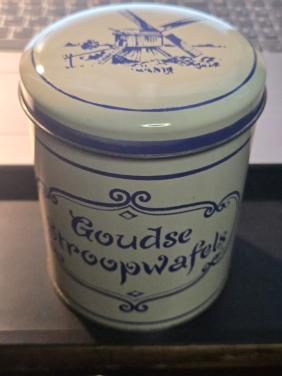 Vintage koekblik voor Goudse stroopwafels  H 11.5 cm Ø 9 cm