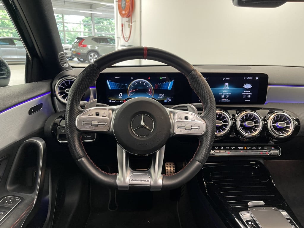 Mercedes-Benz A-Klasse amg 35 4matic | burmester | panoramadak | 19'' amg d
