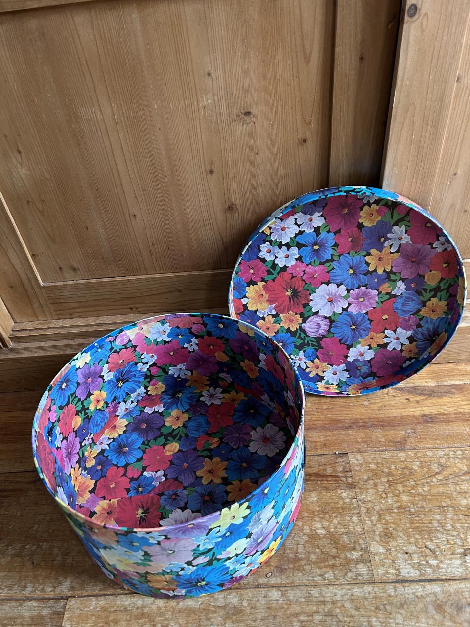 Leuke ronde doos, retro