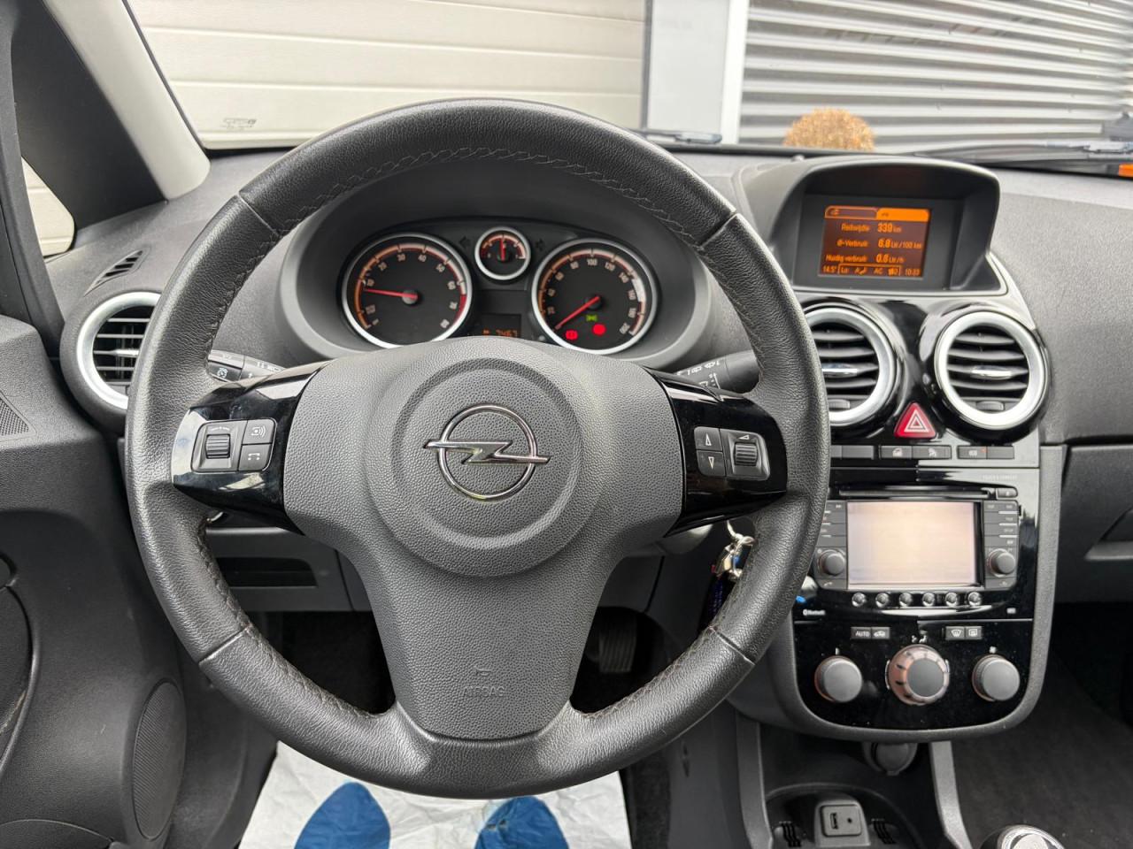 Opel Corsa 1.4-16V Cosmo