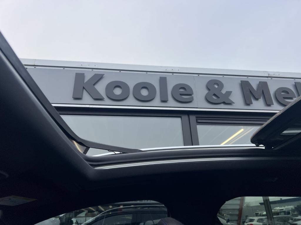 Lynk & Co 01 1.5 261pk plug in hybrid , black edition , pano dak,stuurverwa