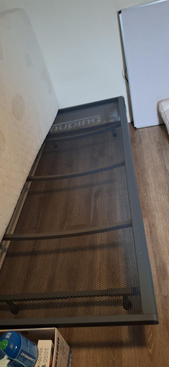 Auping éénpersoons bed 200 cm x 90 cm.