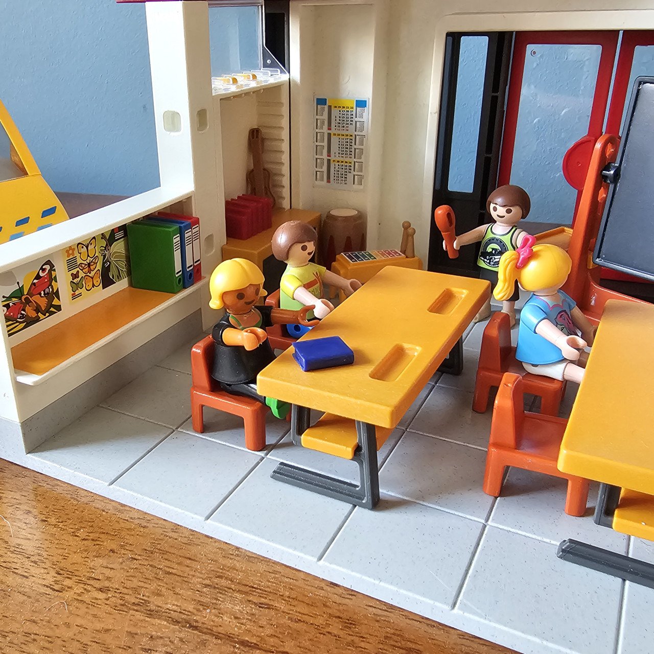 Playmobil schooltje en schoolbus