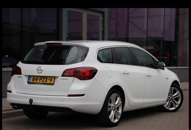 Opel astra sports tourer
