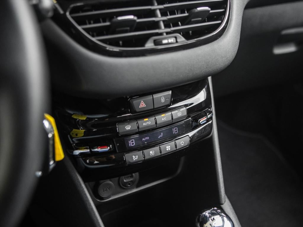 Peugeot 208 1.2 e-vti 82pk 5d envy automaat