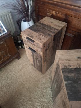 2 kleine kastjes of samen 1 dressoir ikea