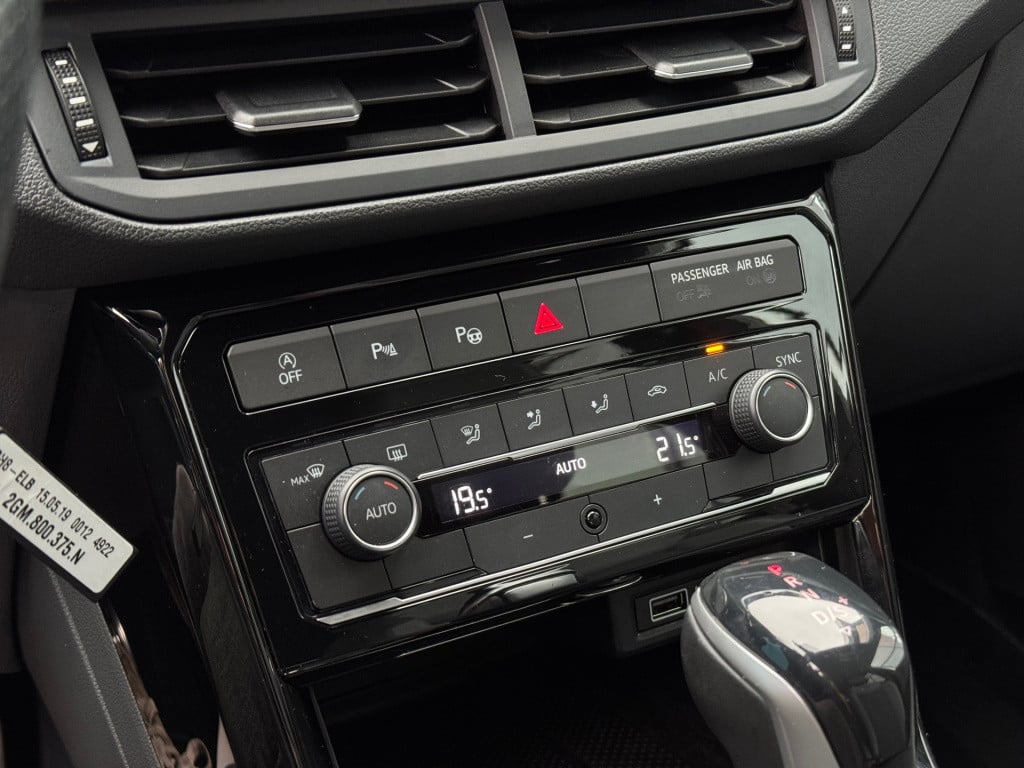 Volkswagen T-cross 1.0 tsi r-line * carplay * camera * 18 inch * nap