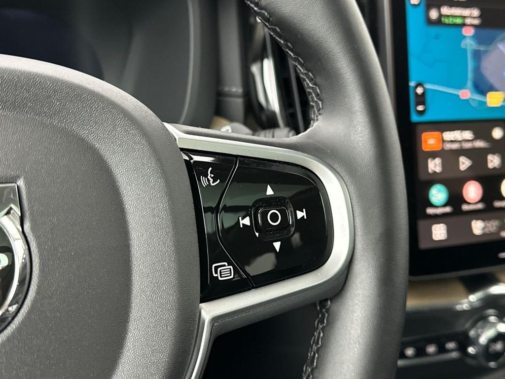 Volvo XC60 t6 398pk recharge ultra dark|
