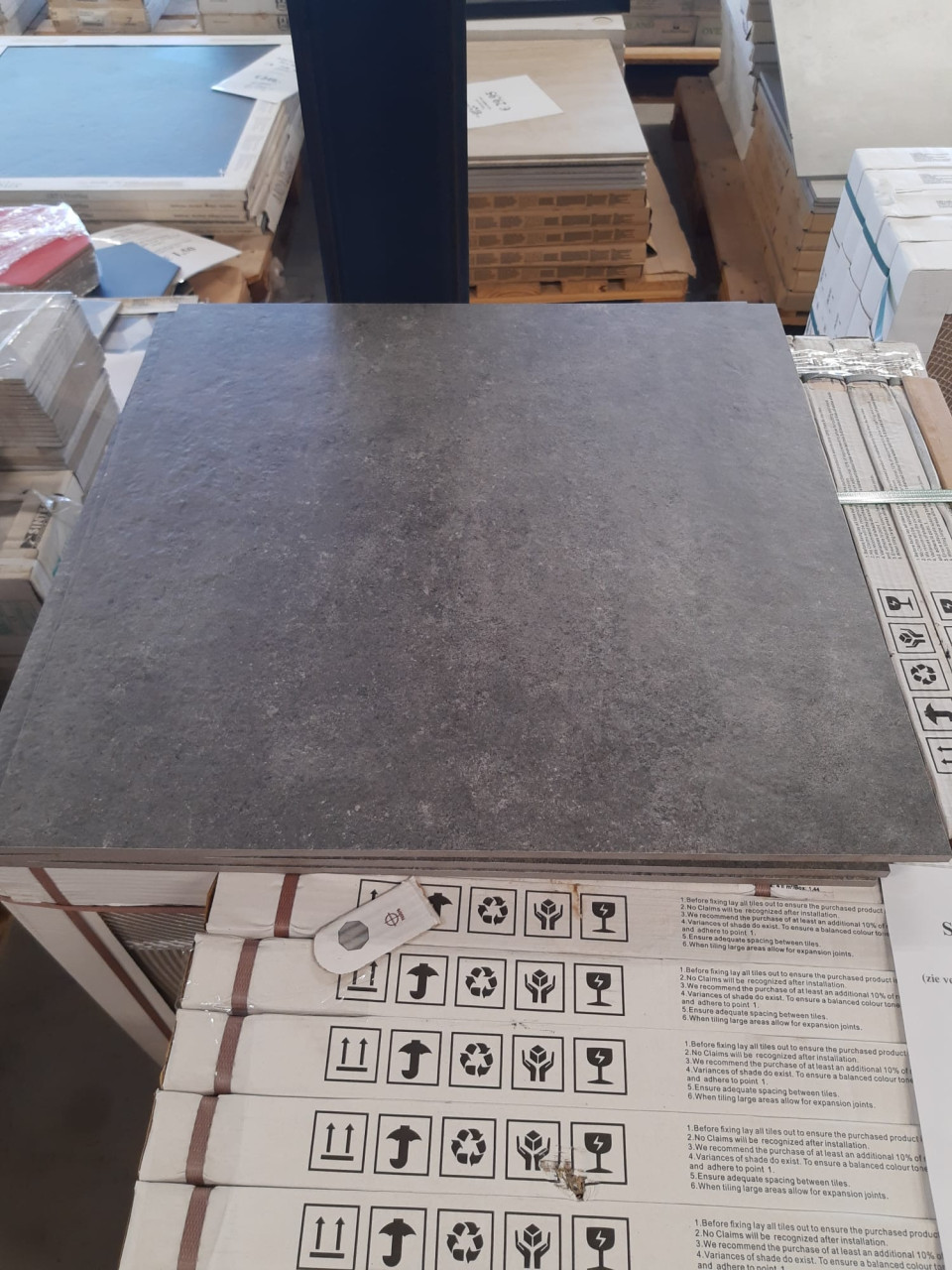 3030-341 Stonelook tegels 60x60 cm, antraciet, per m²