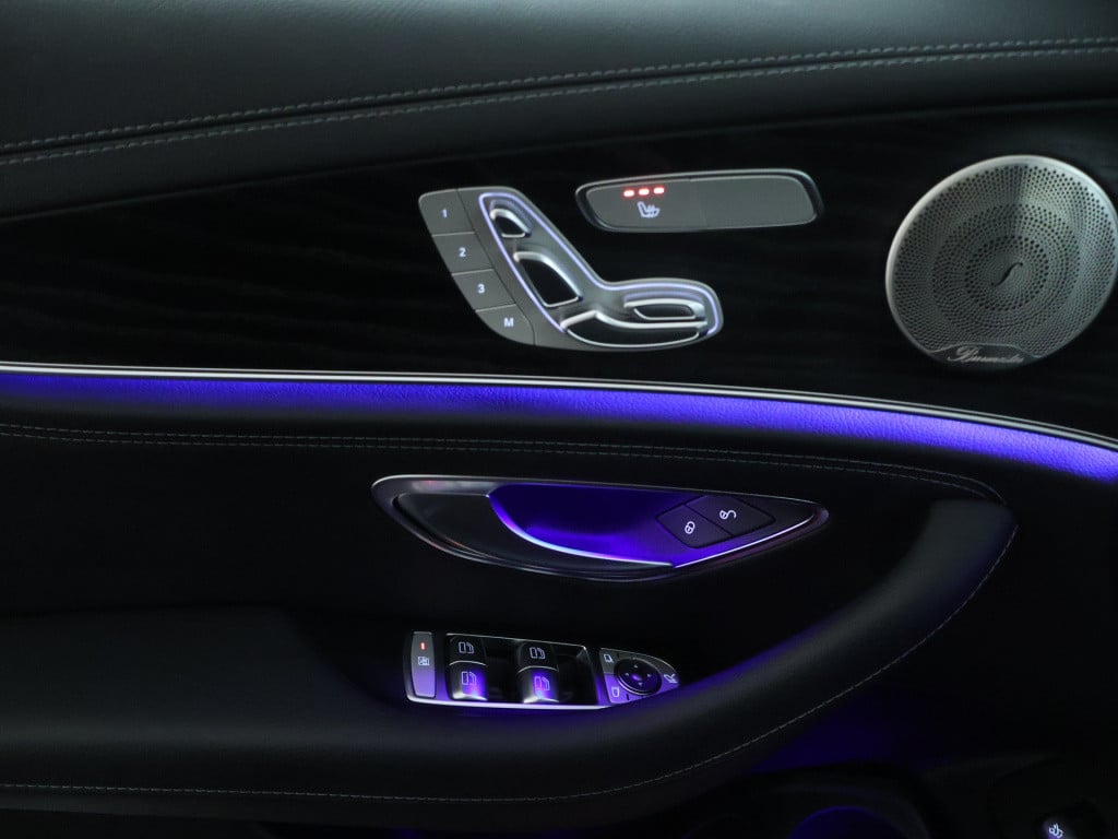 Mercedes-Benz E-Klasse 200 amg line | panoramadak | trekhaak | sfeerverlich