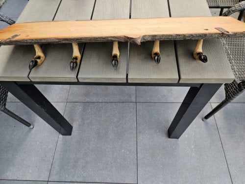 Prachtige antieke boomstam plank met 5 herten poten voor jachtliefhebbers