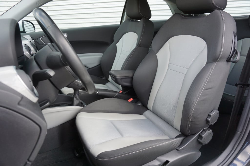 Audi A1 1.4 tfsi attraction airco / navi / parkeers. / elektr. ramen