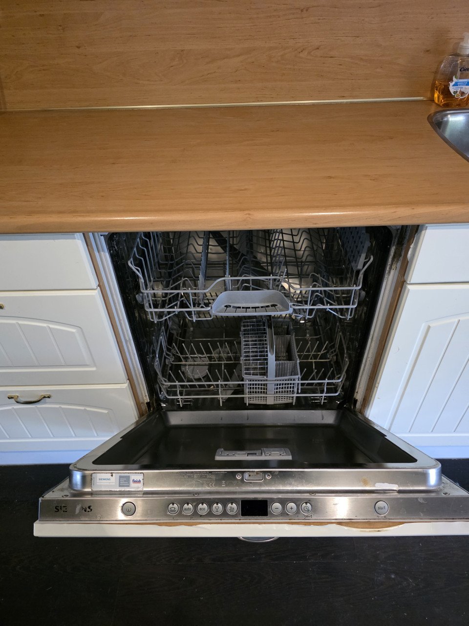 Volledige keuken incl. Vaatwasser, oven, gasfornuis en quooker