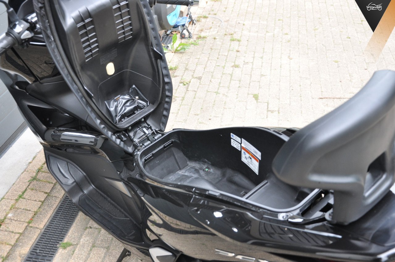 Honda PCX 125 , hele nette motr 2870 kms