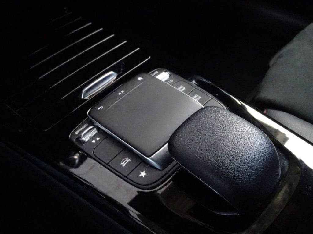 Mercedes-Benz A-Klasse 180 business solution widescreen cockpit