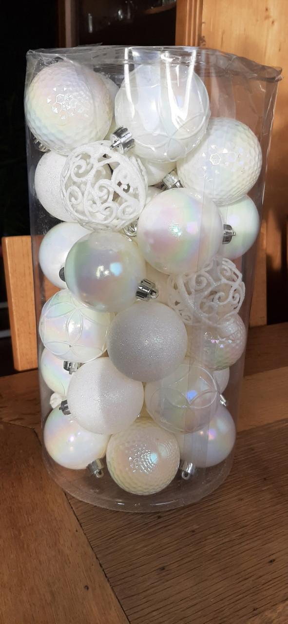 37 nieuwe Kerstballen