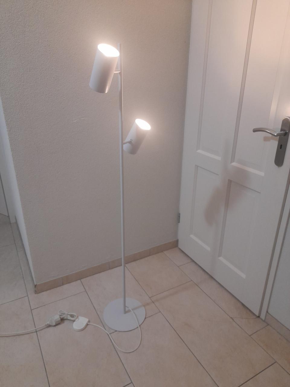 Prachtige metalen vloerlamp ( z.g.a.n.)