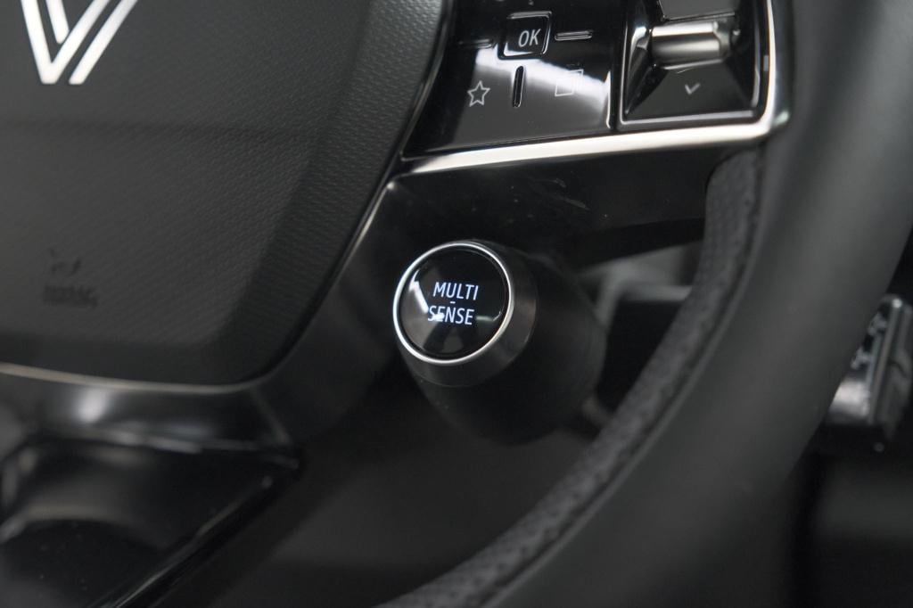 Renault Austral 1.2 e-tech full hybrid 200 techno | 360 camera | panoramada