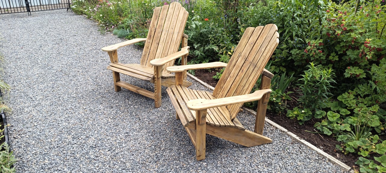 Mooie Pauwstoelen van Farmwood, compleet met kussens aangeboden.