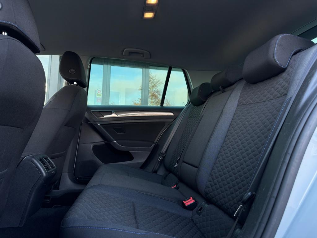 Volkswagen Golf 1.0 tsi join * virtual cockpit * navigatie * stoelverwarmin