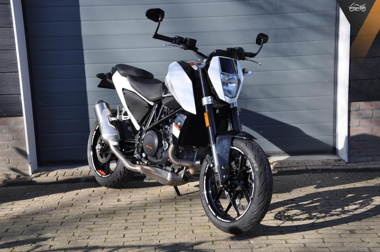 KTM 690 Duke Als nieuw, 12000 km!