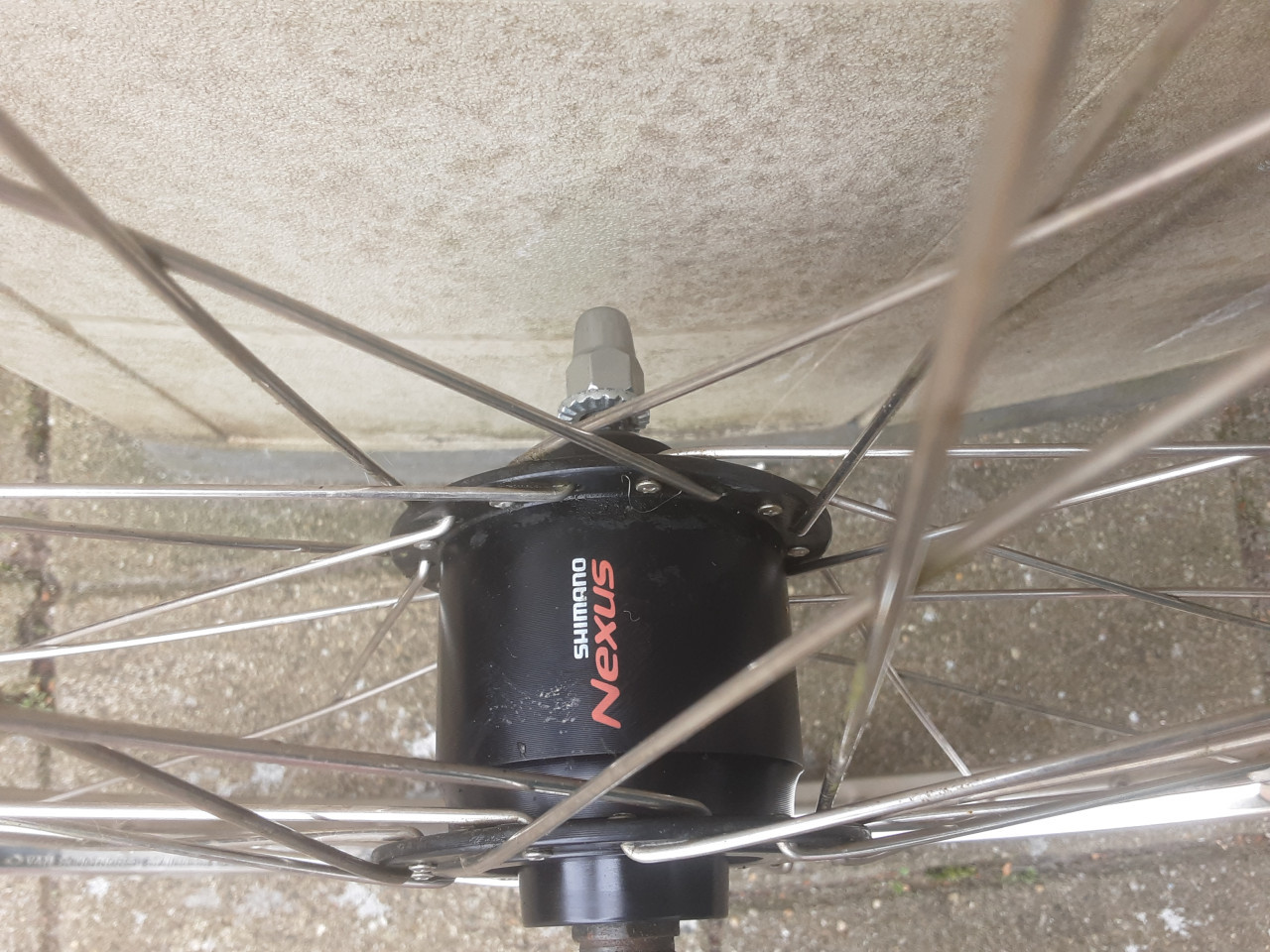 28 inch  r.v.s shimano nexus voorwiel, naafdynamo