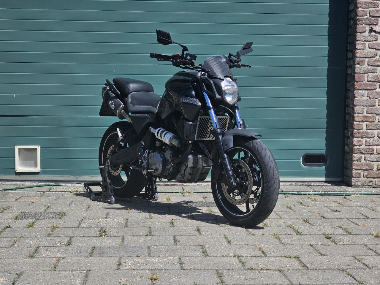 Yamaha MT-03 660cc 2009 - Veel carbon - Rijklaar - 35kW A2