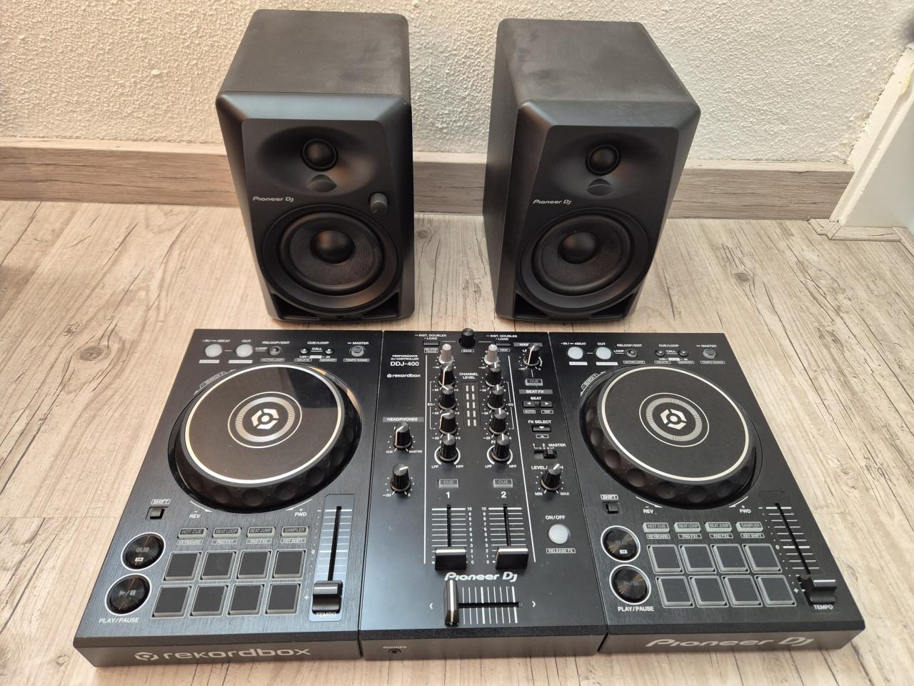 Pioneer DJ mengtafel + luidsprekers