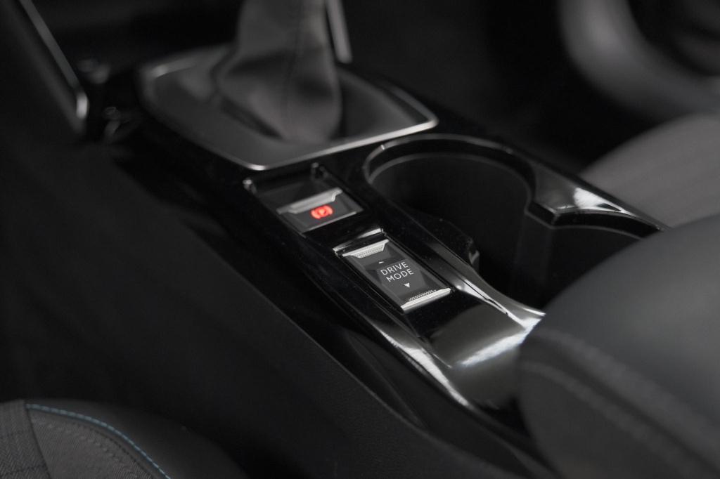 Peugeot 208 puretech 100 allure pack | parkeersensoren | apple carplay | st