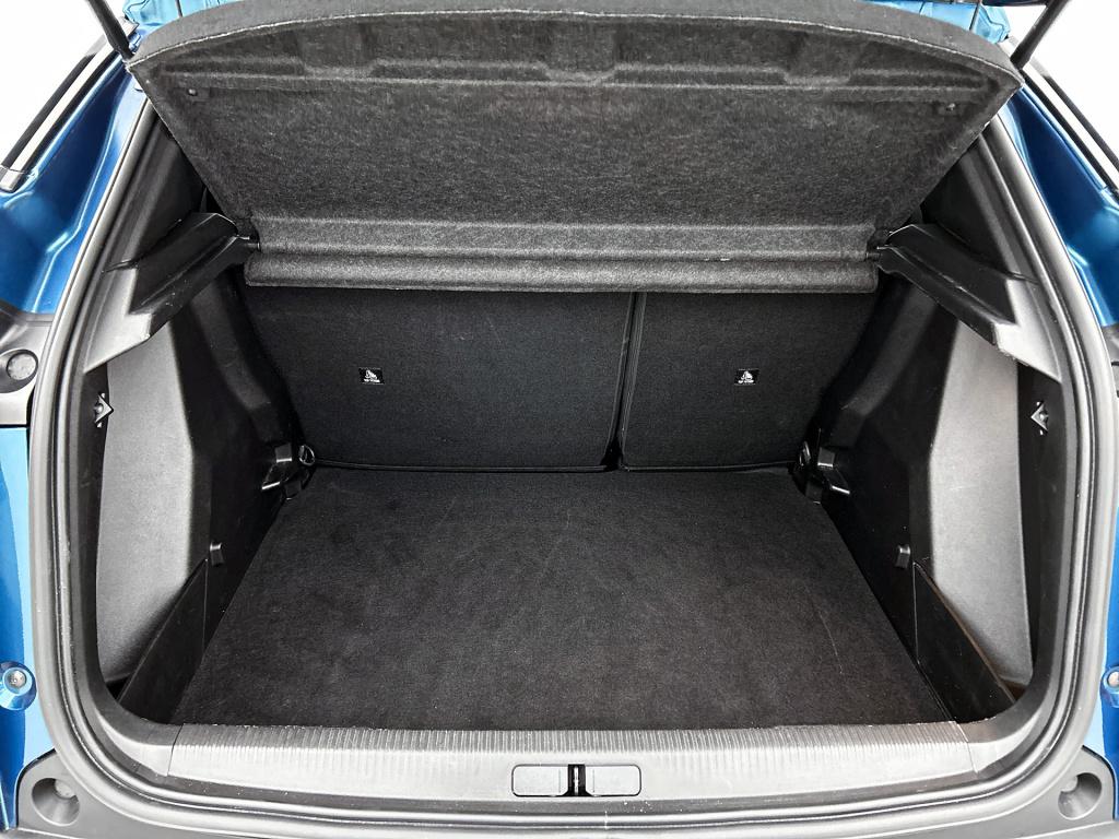 Peugeot 2008 100 pk allure | rijklaar | parkeersensoren rondom | apple carp