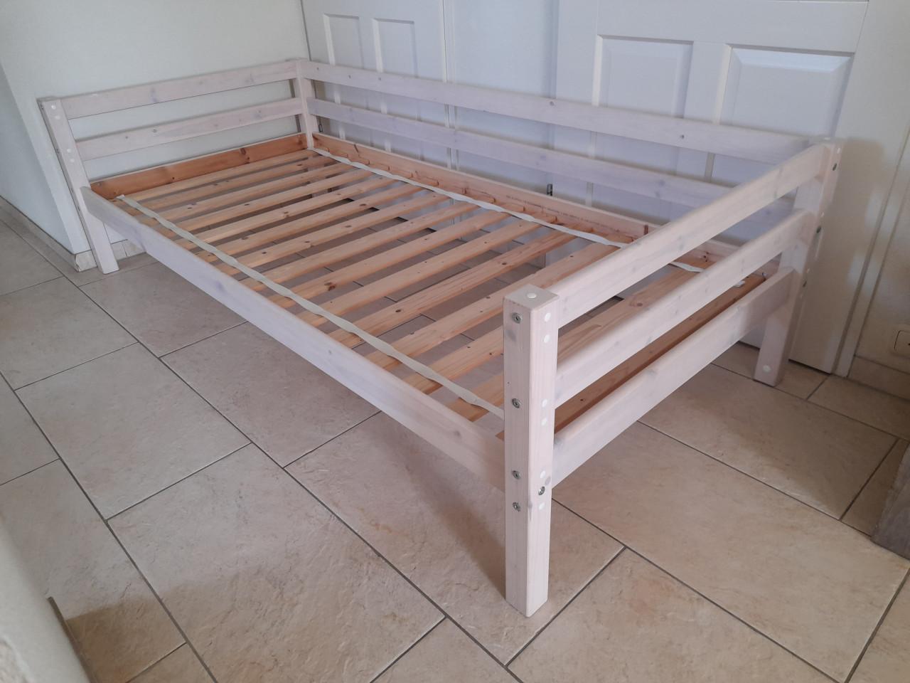 1 Persoons bed (in goede staat ) 90 x 200