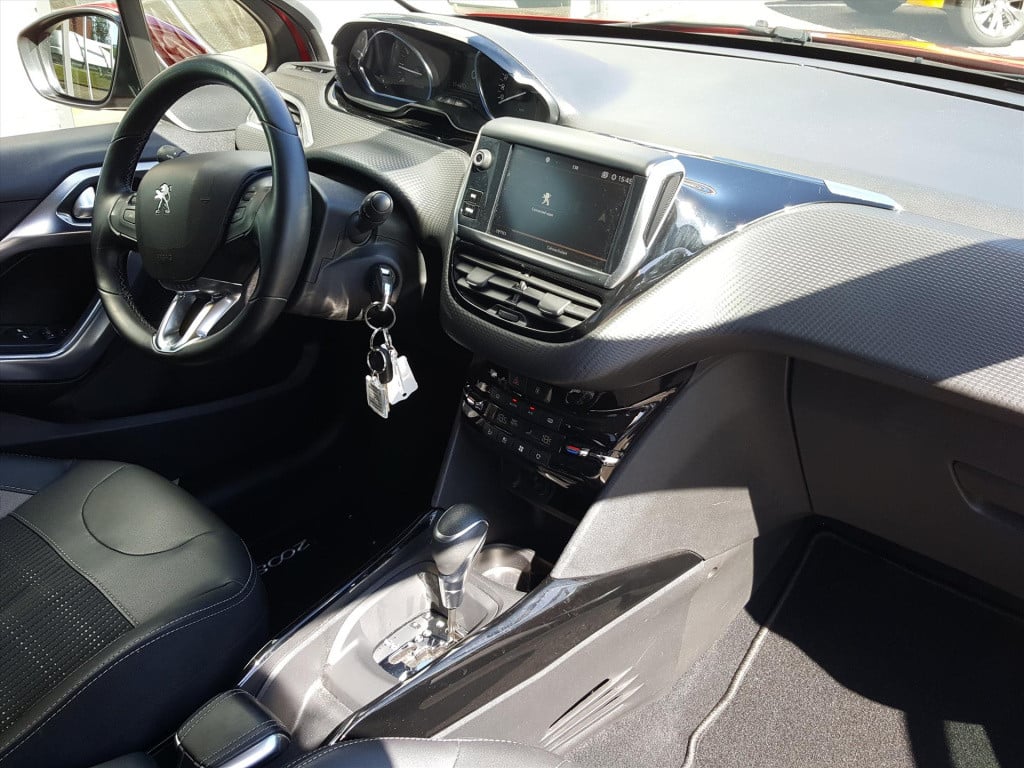 Peugeot 2008 1.2 pt 110pk allure eat6 automaat navigatie | achteruitrijcame