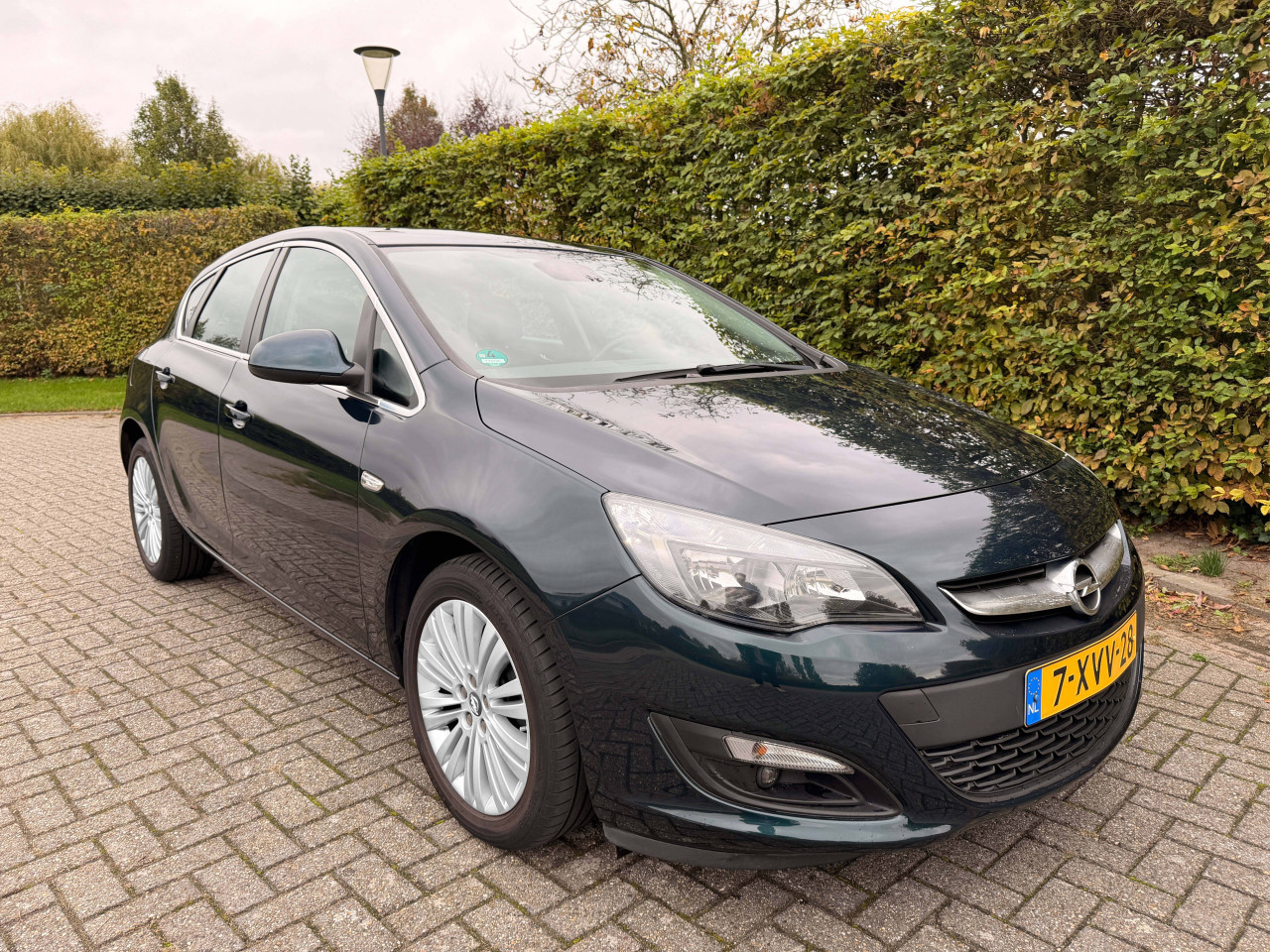 Opel Astra 1.4 Turbo - Elektrische ramen - Navi - Nieuwe APK