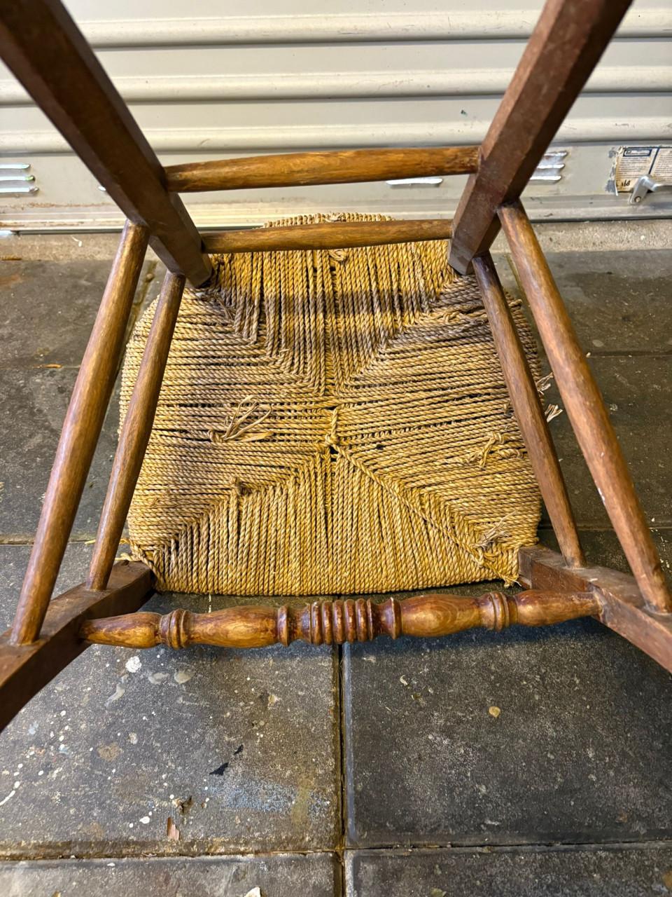 Te koop,Stoel antiek