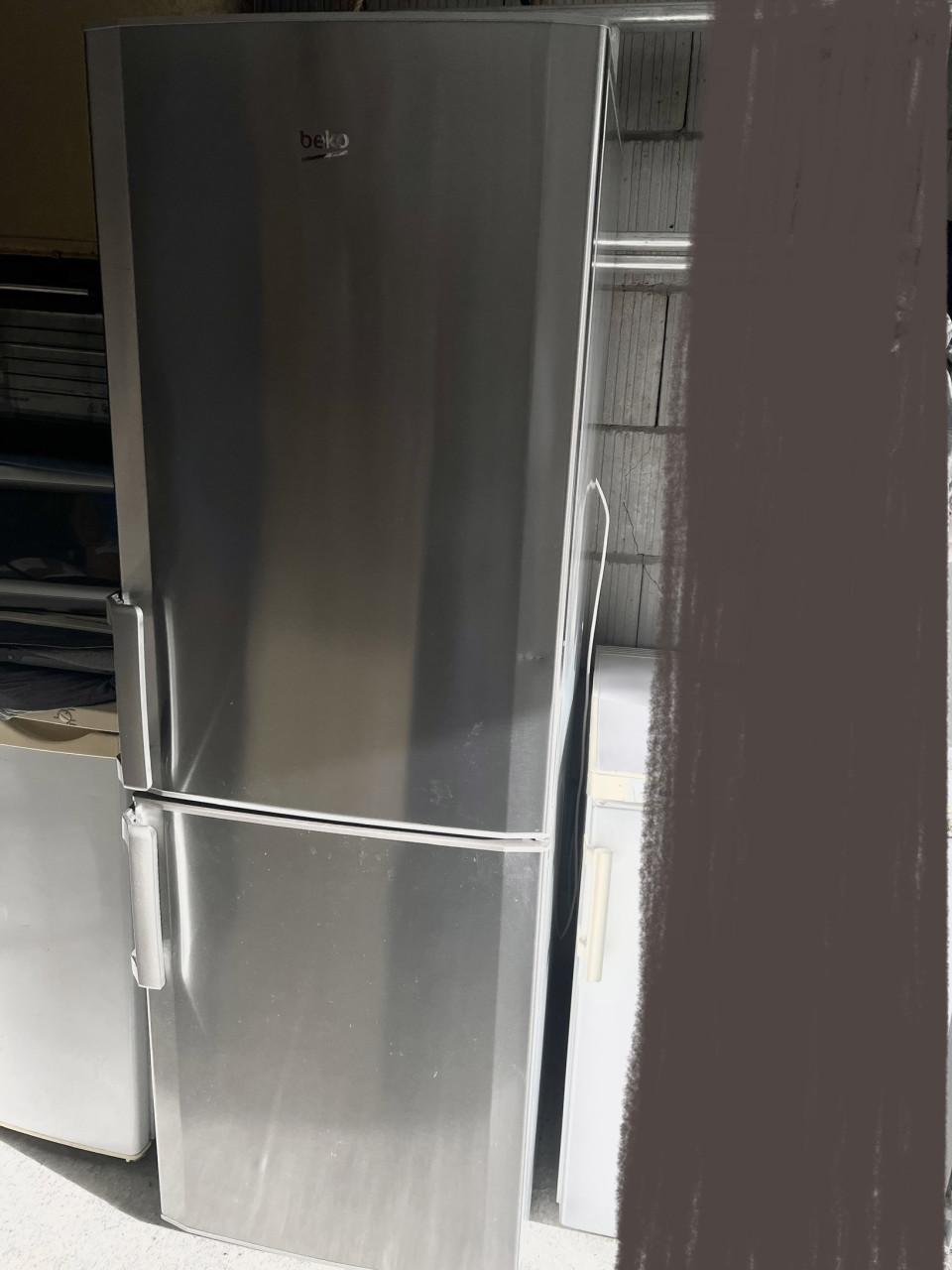 RVS koel vries combinatie Koelkast vriezer 175x60 cm. Energieklasse A+