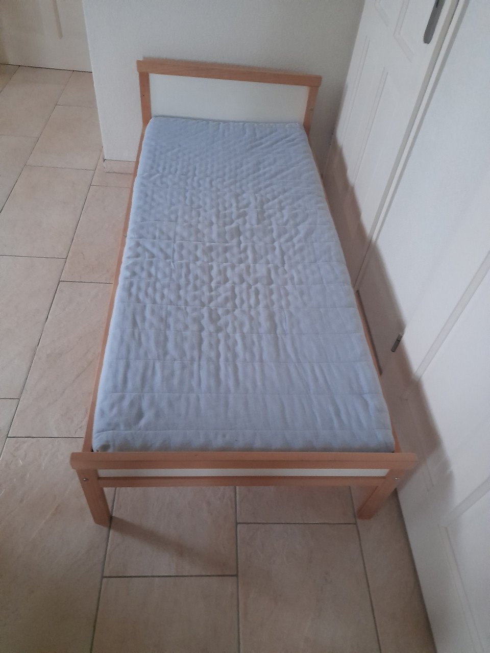 2 x Peuter bed met matras  70 x 160 (in goede nette staat )