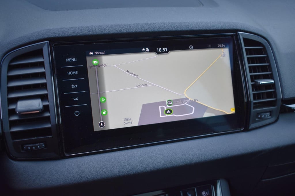 Skoda Karoq 1.5 tsi act sportline | panoramadak | canton | dealer onderhoud