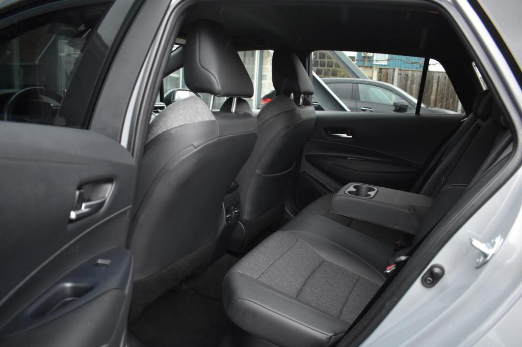 Toyota Corolla Touring Sports 1.8 hybrid dynamic | camera | stoelverwarming