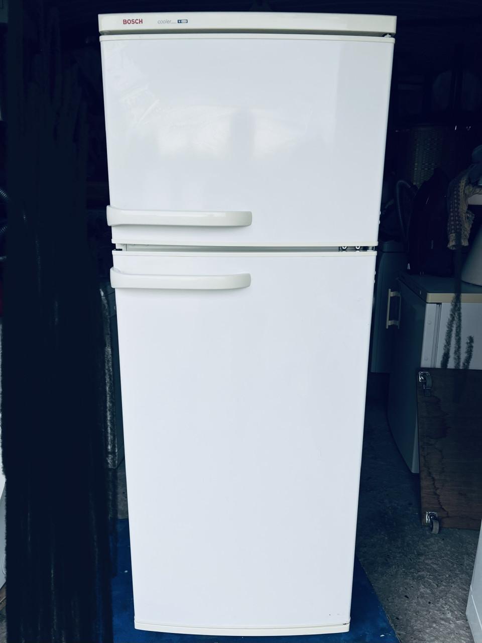 BOSCH koel vries combinatie Koelkast vriezer 145x55 cm.